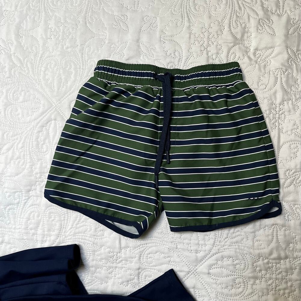 Minnow Boardies and Rash Guard Swim Set Size 7/8 - Picture 4 of 6